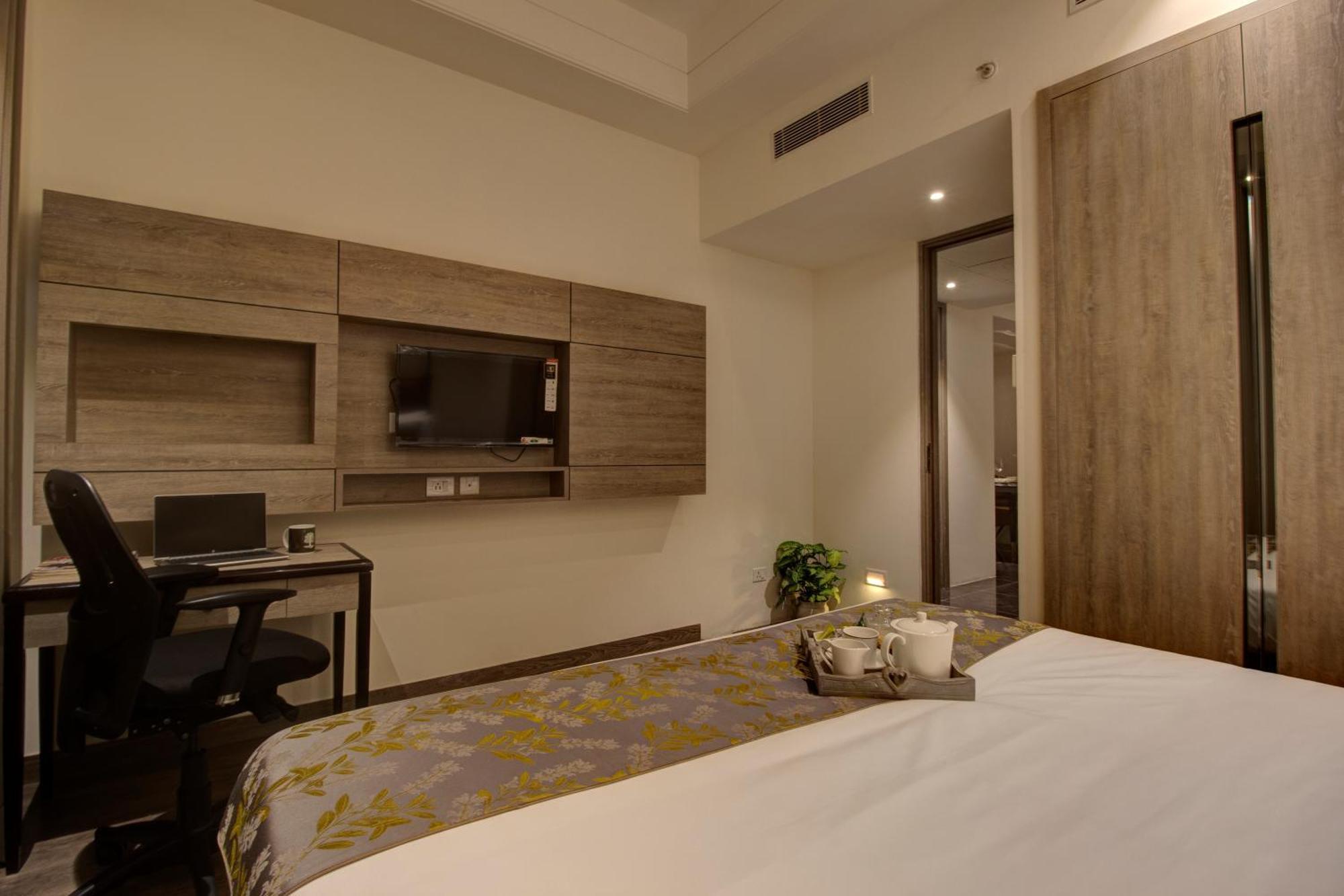 Rhythm Gurugram Hotel & Suites, Sohna Road Gurgaon Eksteriør billede