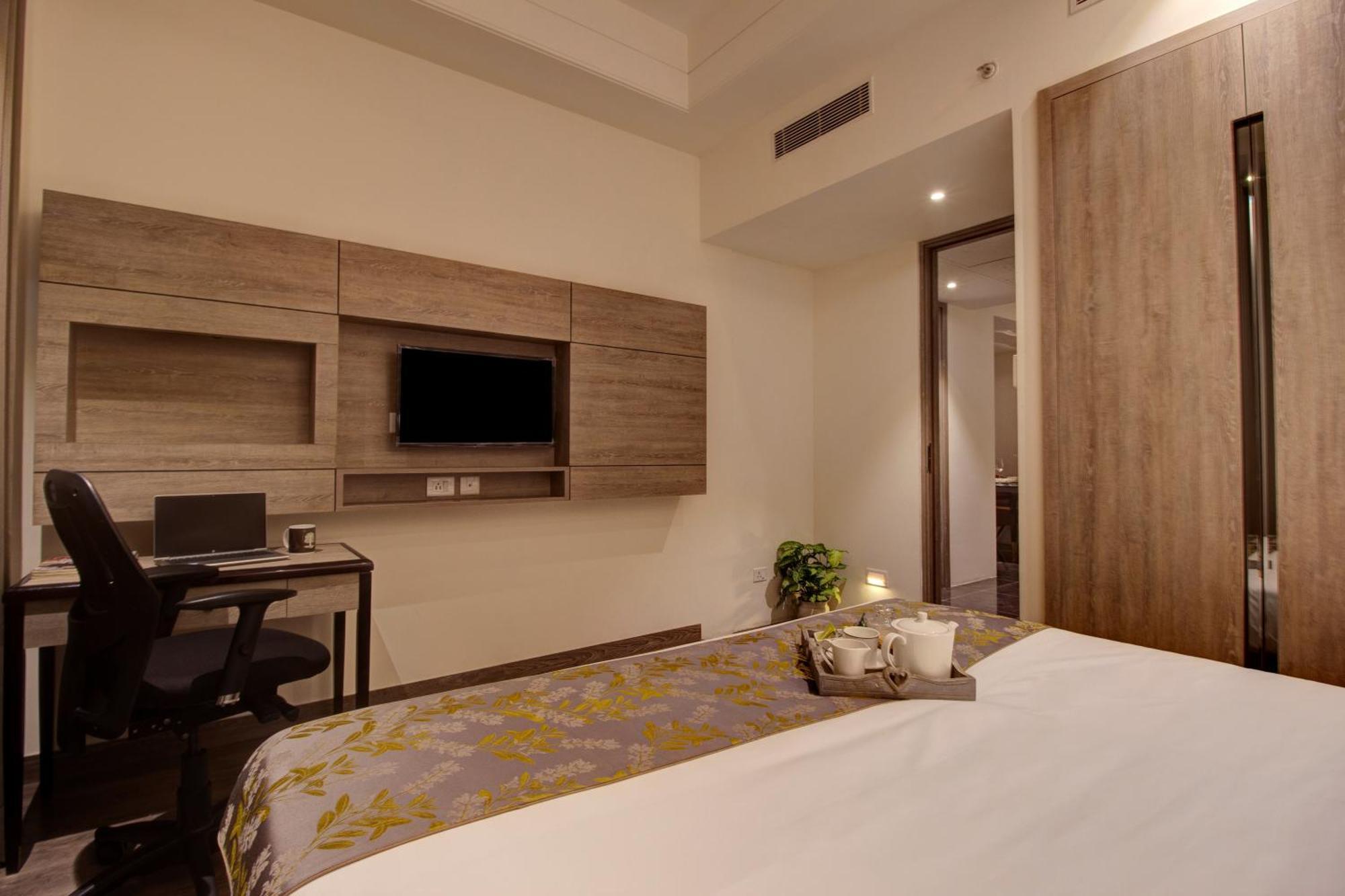 Rhythm Gurugram Hotel & Suites, Sohna Road Gurgaon Eksteriør billede