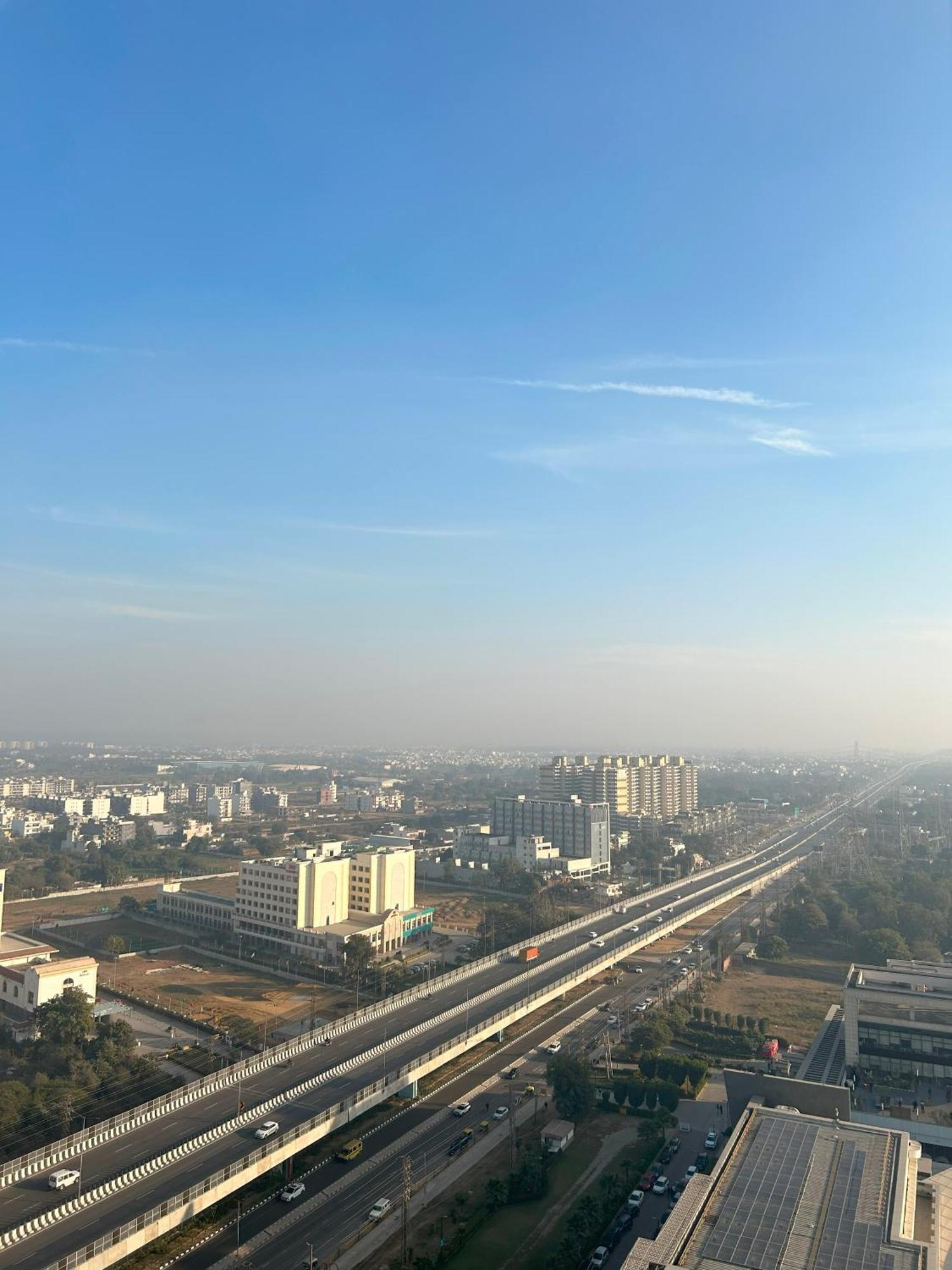Rhythm Gurugram Hotel & Suites, Sohna Road Gurgaon Eksteriør billede