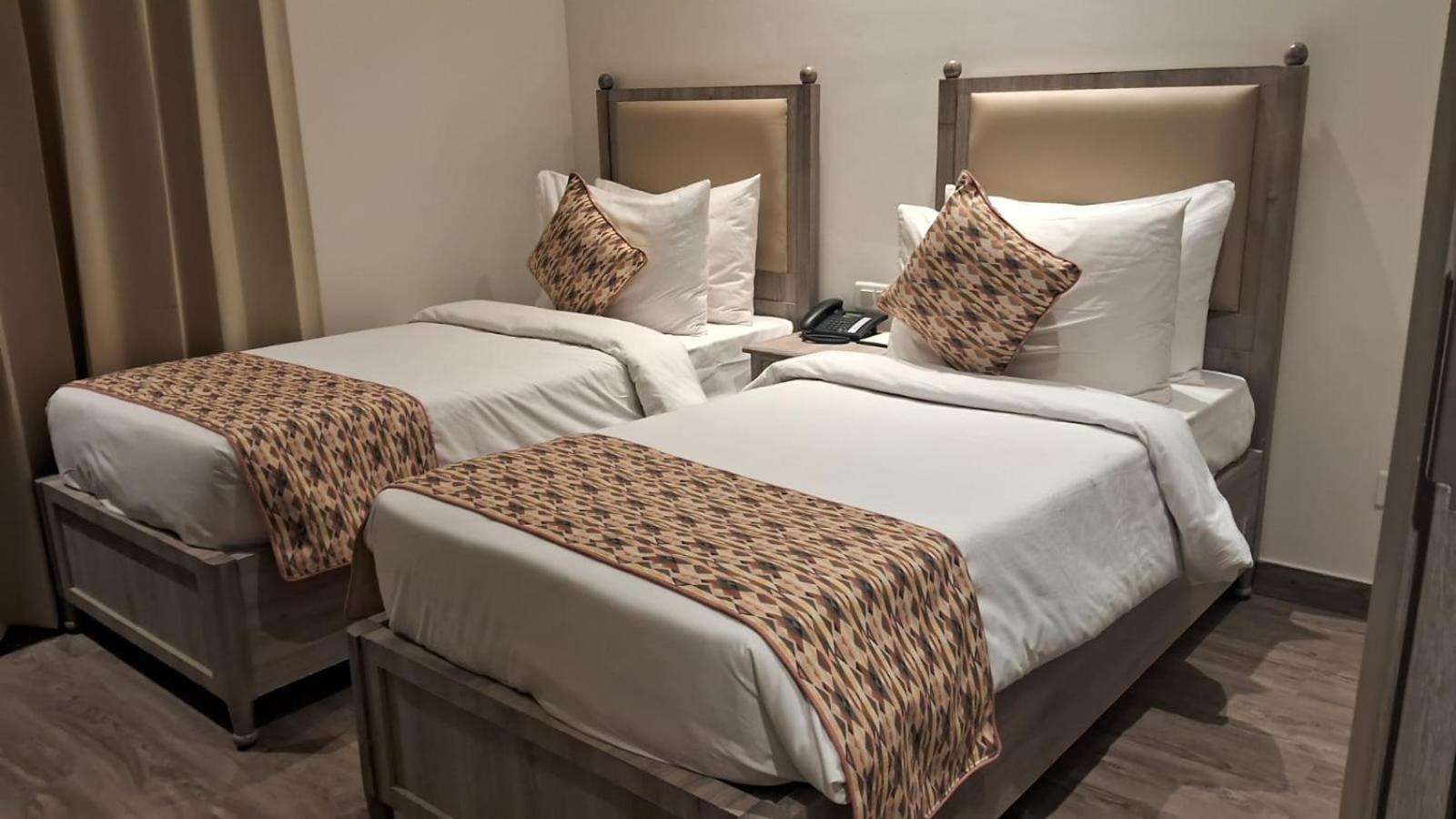 Rhythm Gurugram Hotel & Suites, Sohna Road Gurgaon Eksteriør billede